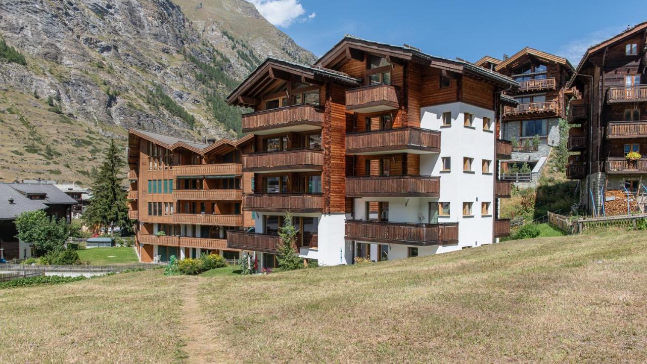 Chez Nous Zermattアパートメント エクステリア 写真