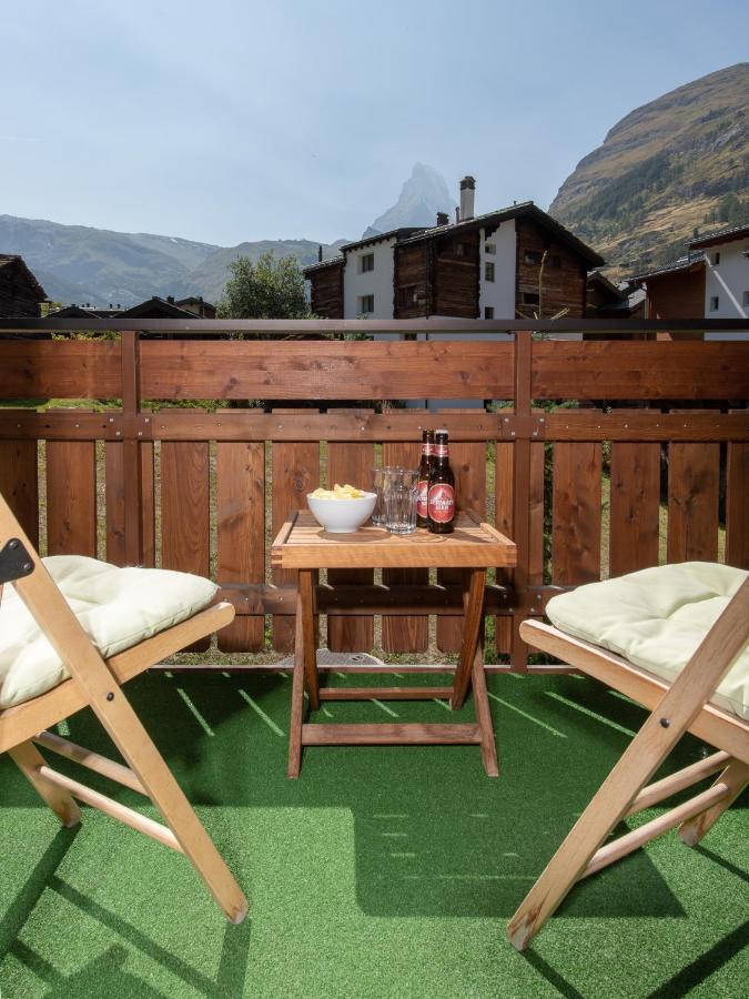 Chez Nous Zermattアパートメント エクステリア 写真